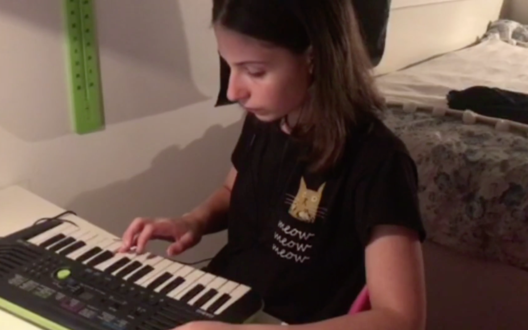 Ultimo giorno di scuola distanti, ma uniti nella musica!